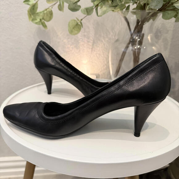Prada Classic Almond Toe Leather Heels Pumps 38 Women Excellent Black - Picture 5 of 9